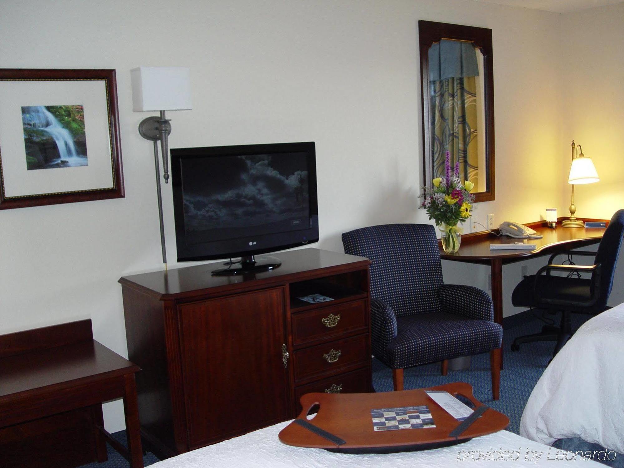 Hampton Inn Harrisonburg South Bilik gambar
